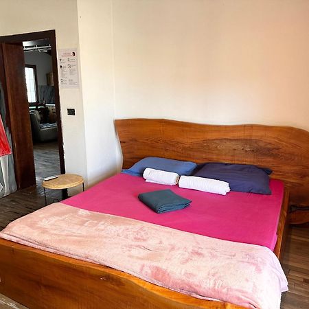 טיראנה Divina Hostel מראה חיצוני תמונה