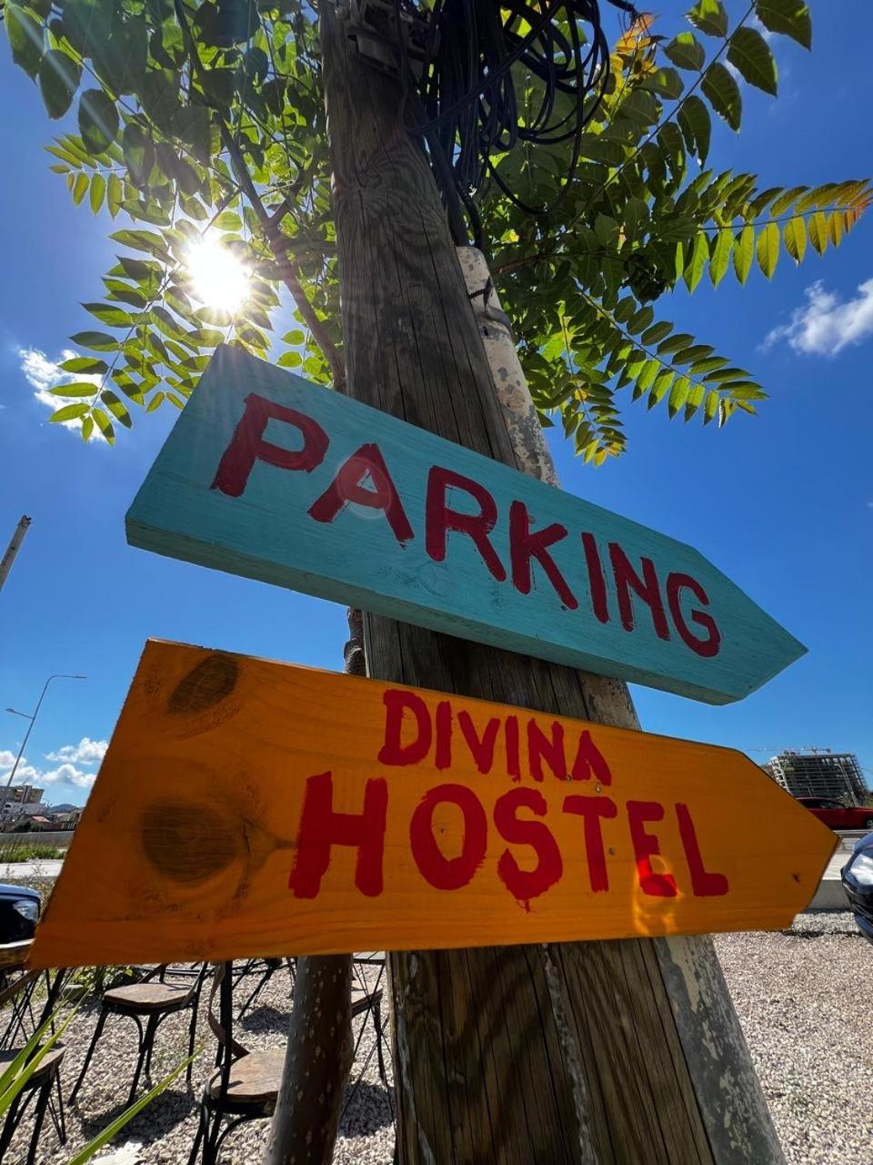טיראנה Divina Hostel מראה חיצוני תמונה